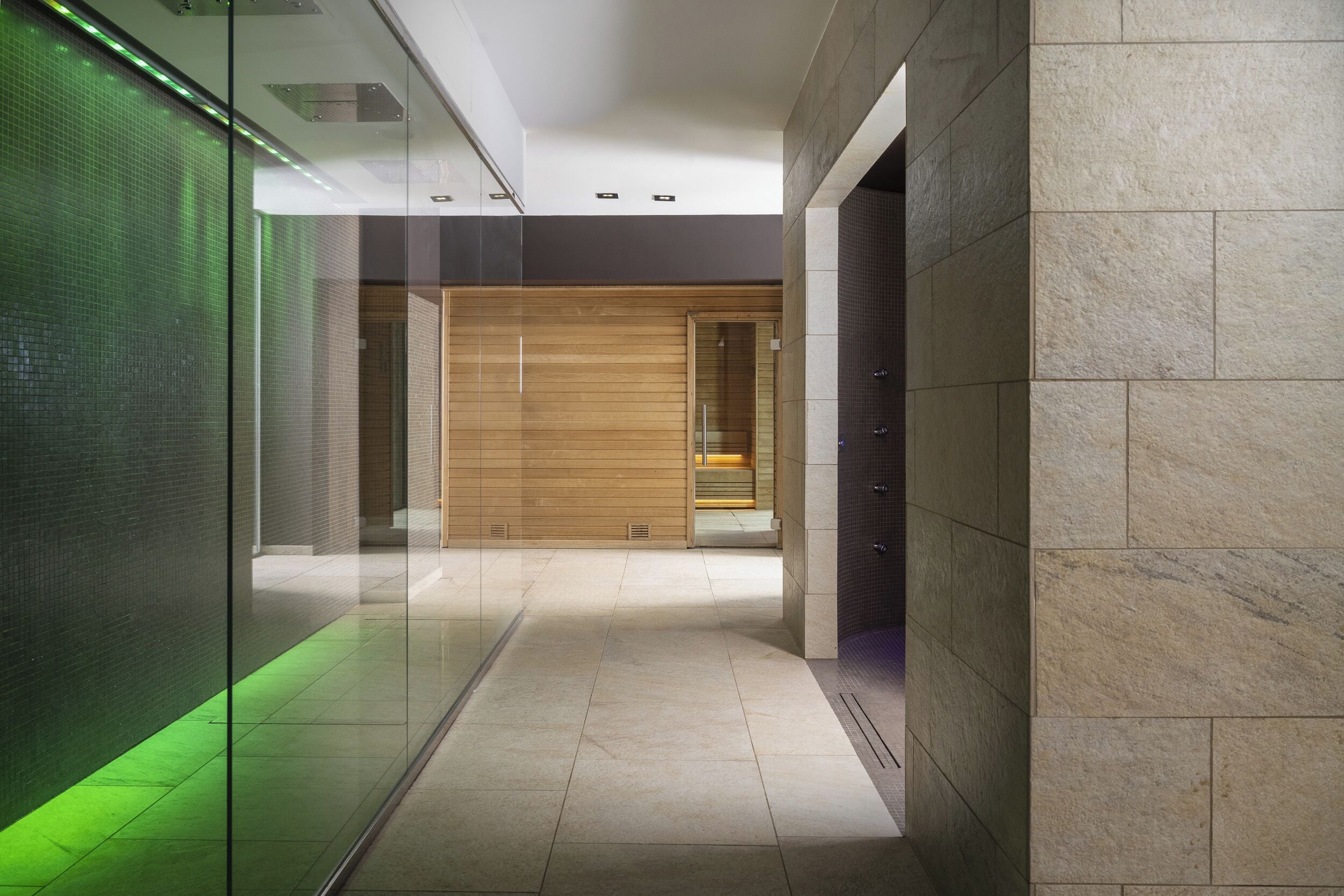 couples treatment room(s), sauna, hot tub, turkish bath/hammam