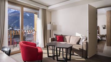 Premium bedding, minibar, in-room safe, desk