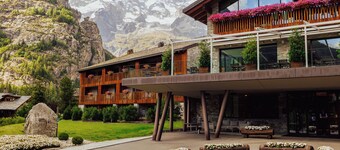 庫馬耶爾蒙布朗君悅酒店 - R Collection Hotels