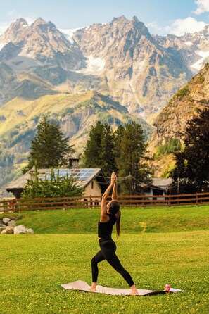 Yoga - Grand Hotel Courmayeur Montblanc by R Collection Hotels (Courmayeur)