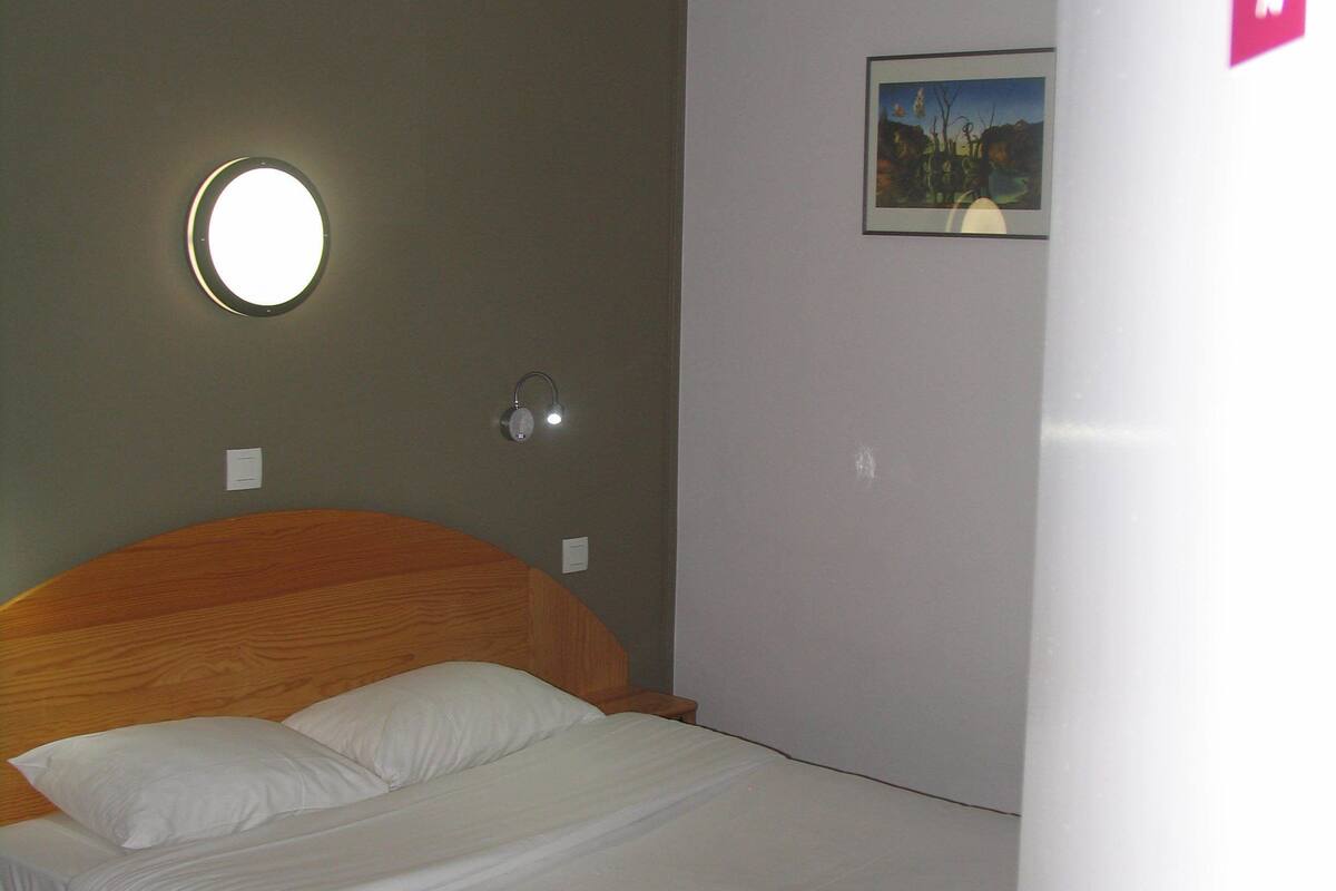 double room, courtyard view | desk, iron/ironing board, free cots/infant beds, free wifi