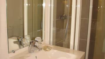 Double Room, City View | Bathroom | Shower, free toiletries, hair dryer