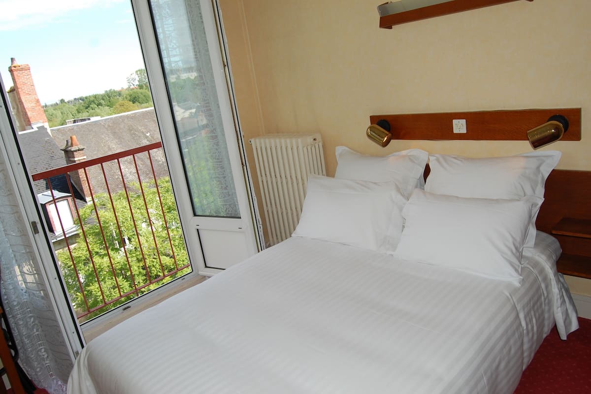 Desk, iron/ironing board, free cots/infant beds, free WiFi