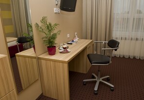 Standard-Einzelzimmer | Schreibtisch, kostenloses WLAN, Bettwäsche