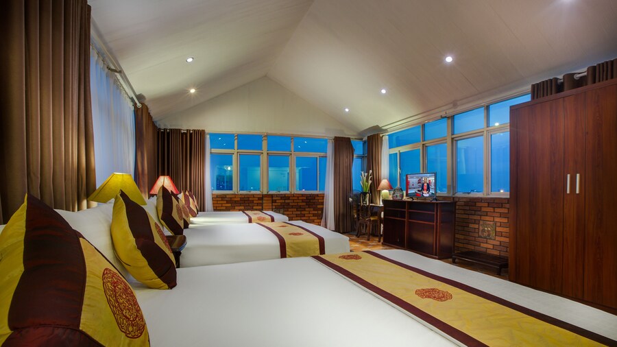 Hanoi Little Town Hotel