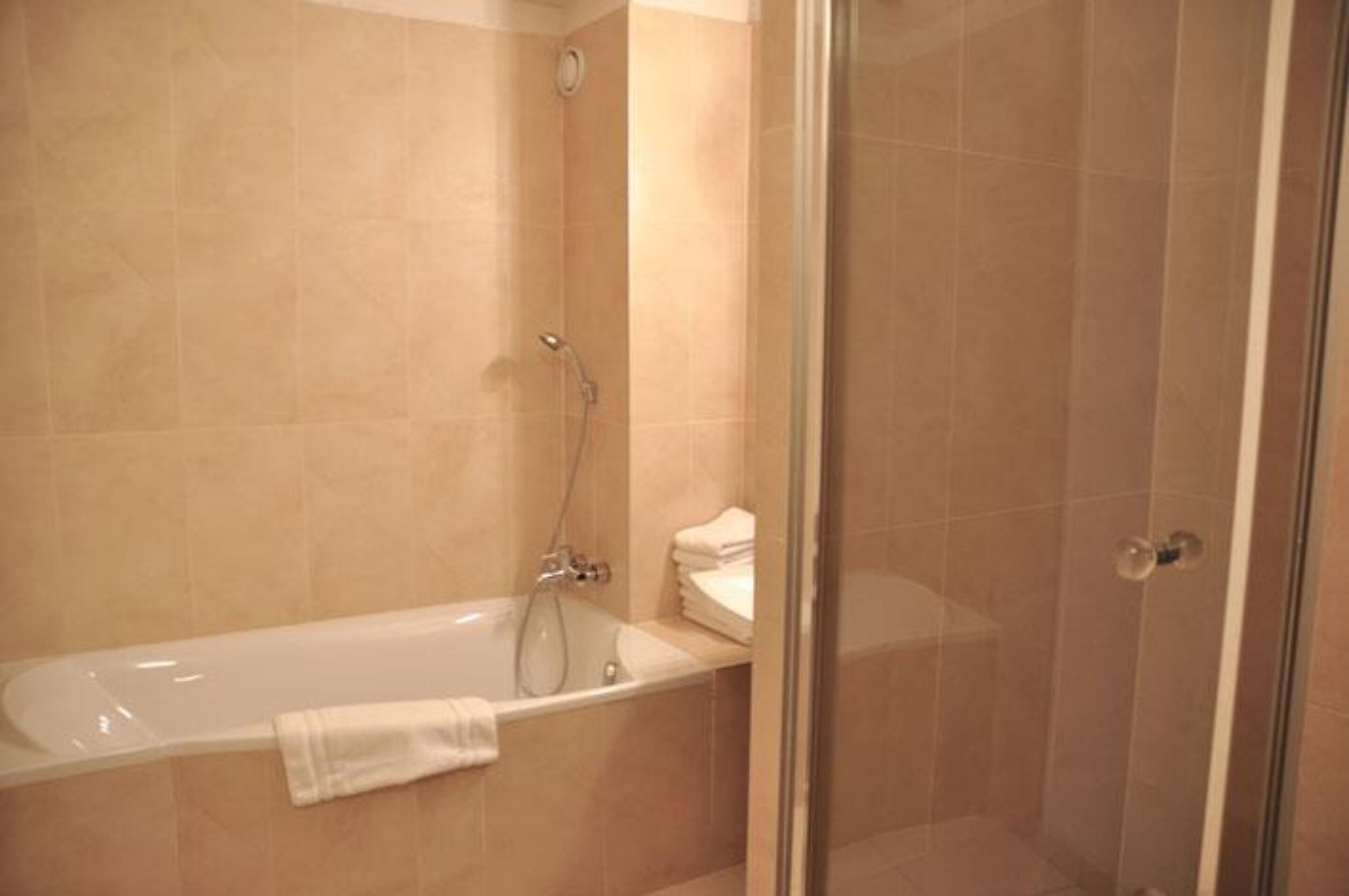 twin room | bathroom | hair dryer, towels