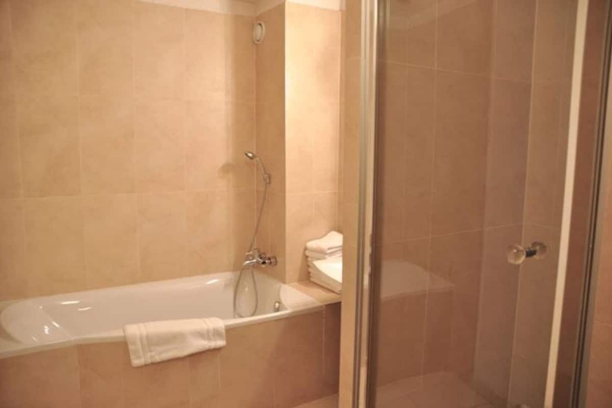 twin room | bathroom | hair dryer, towels