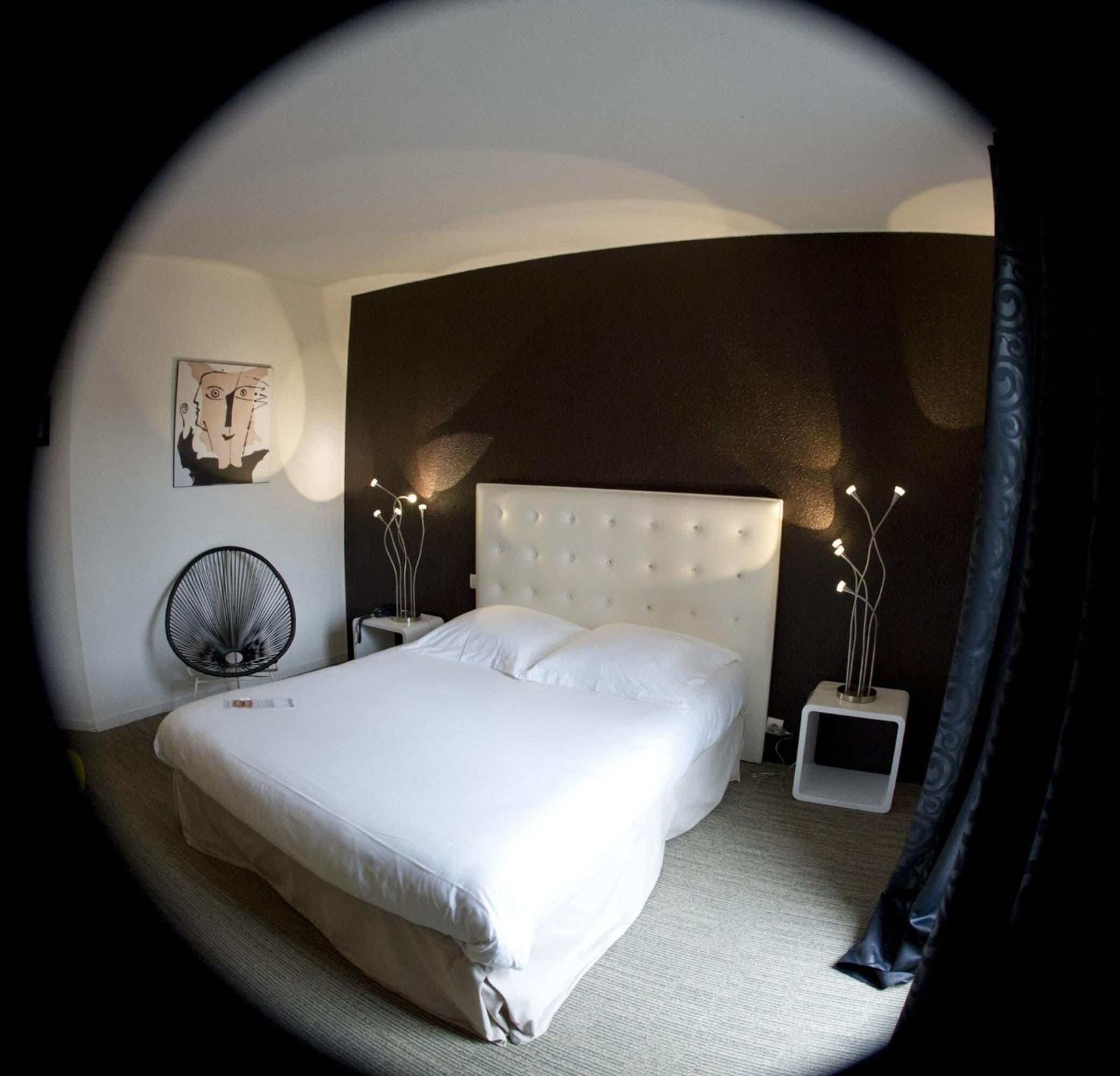 Double Room | Desk, blackout drapes, soundproofing, iron/ironing board