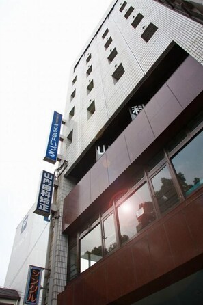 Exterior detail - Business Hotel Oriental Izuro (Kagoshima)