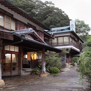 Exterior - Azumaya (Tanabe)