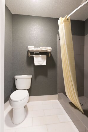 Bathroom - Cozy Rest Motel (Des Moines)