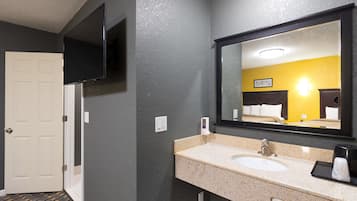 Standard Double Room | Bathroom sink
