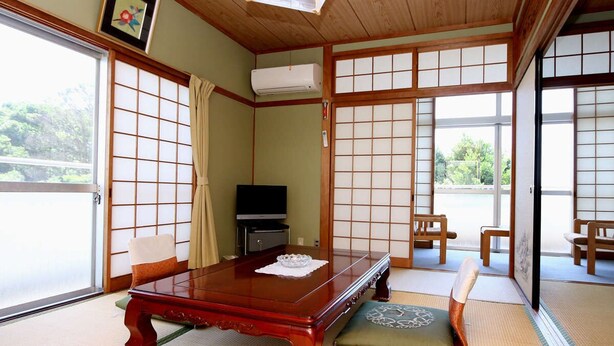 Living room - Shirasaki Sea Side Hotel Shirasakiso (Yura)