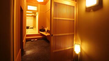 Luxury Suite, Non Smoking, Bathtub