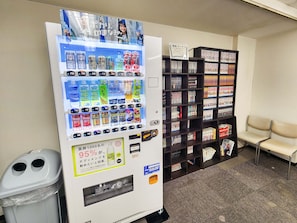 Vending machine - Hotel Himeji Hills (Himeji)