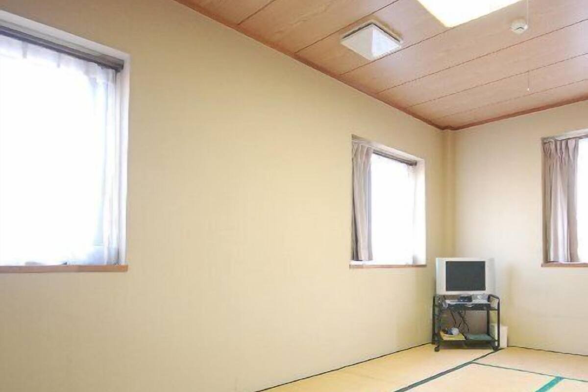 Sports court