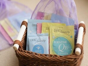 Bathroom amenities - Business Hotel Shimizu (Tokamachi)