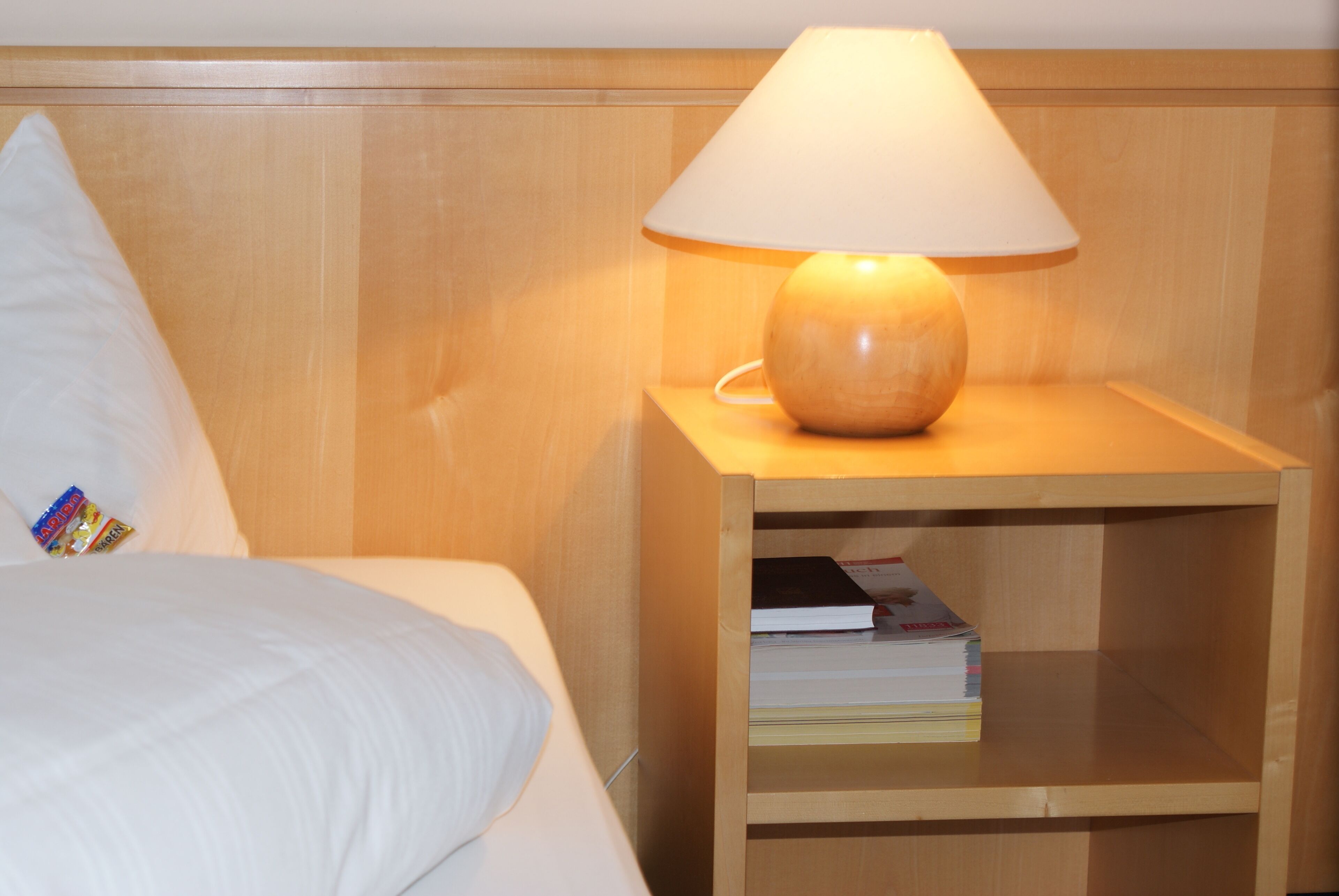 single room | hypo-allergenic bedding, free minibar, in-room safe, desk