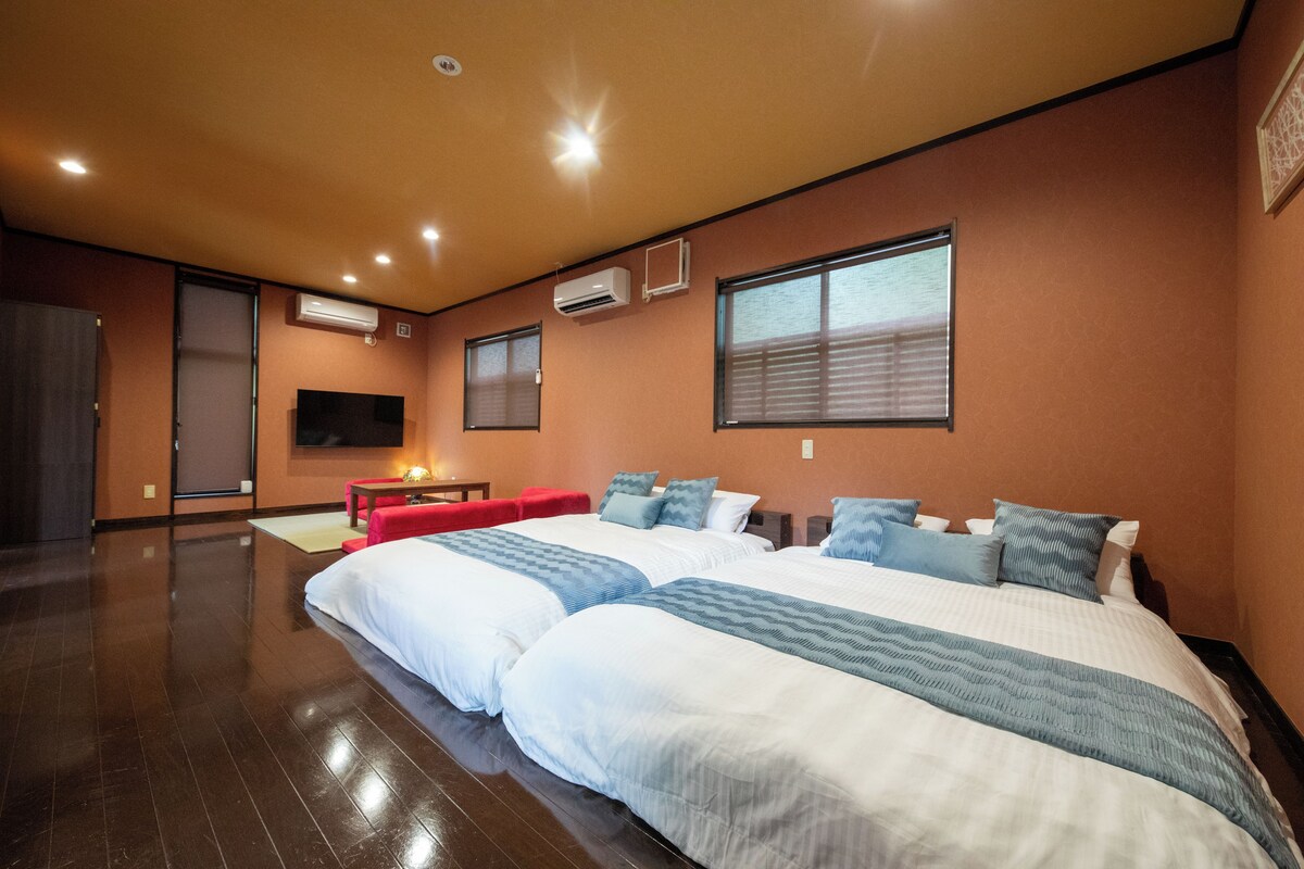 Family Room, Non Smoking, Private Bathroom | WiFi (free), bed sheets