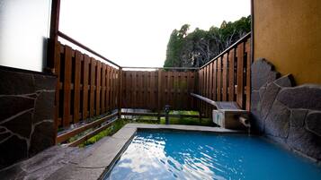 Phòng kiểu Nhật (Superior Japanese Style,Open Air Bath) | Phòng tắm | Máy sấy tóc, chậu vệ sinh/vòi rửa, khăn tắm