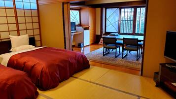 Premium bedding, minibar, in-room safe, free WiFi