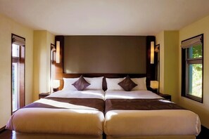 Room - Hyakuna Garan (Nanjo)