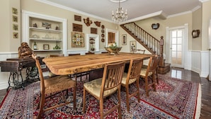 Dining - CastleView Inn by Elevate Rooms (Oro-Medonte)