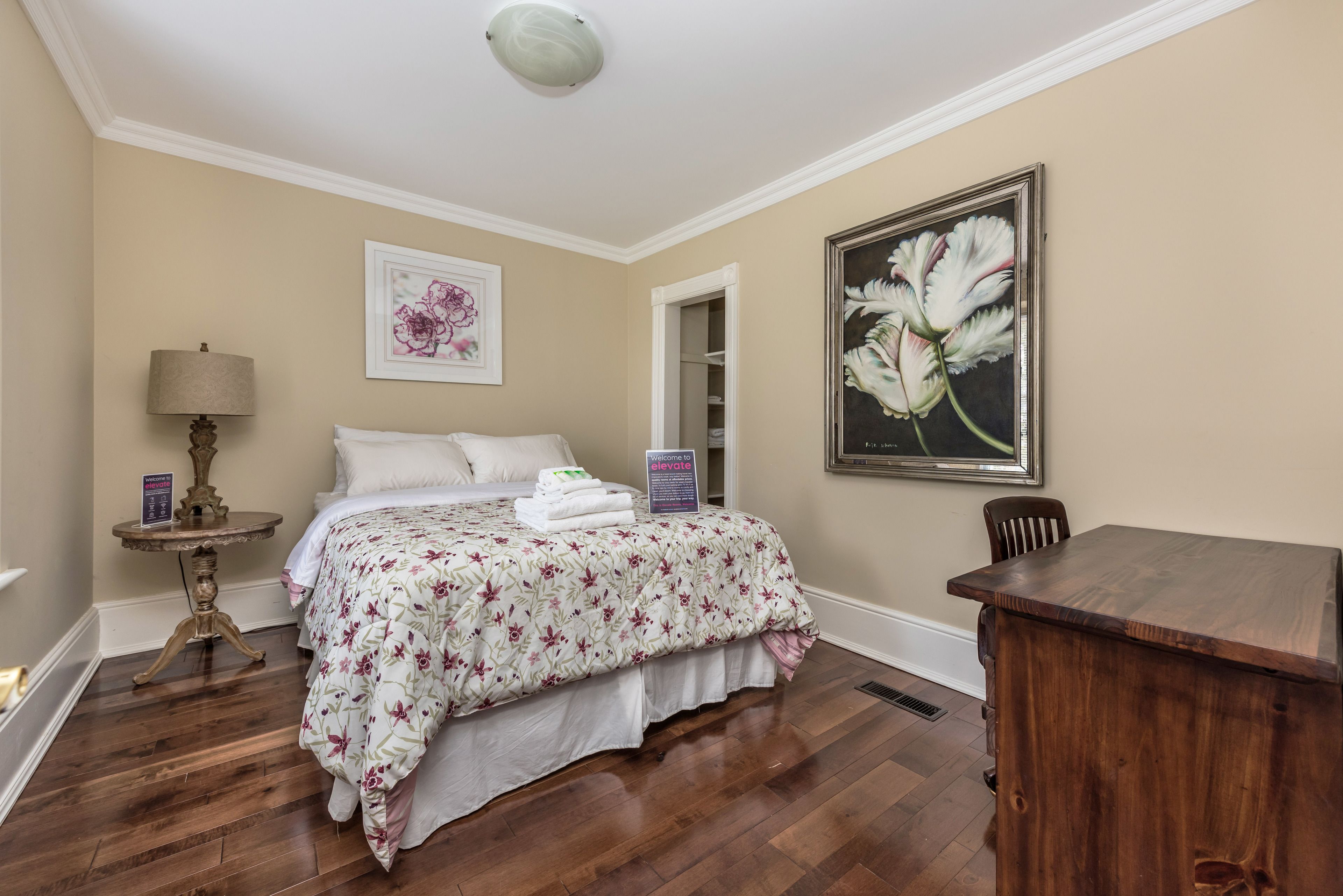 Iron/ironing board, free WiFi, bed sheets