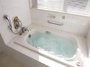 Banheira e chuveiro separados, banheira de hidromassagem
