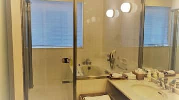 Separate tub and shower, jetted tub, free toiletries, hair dryer