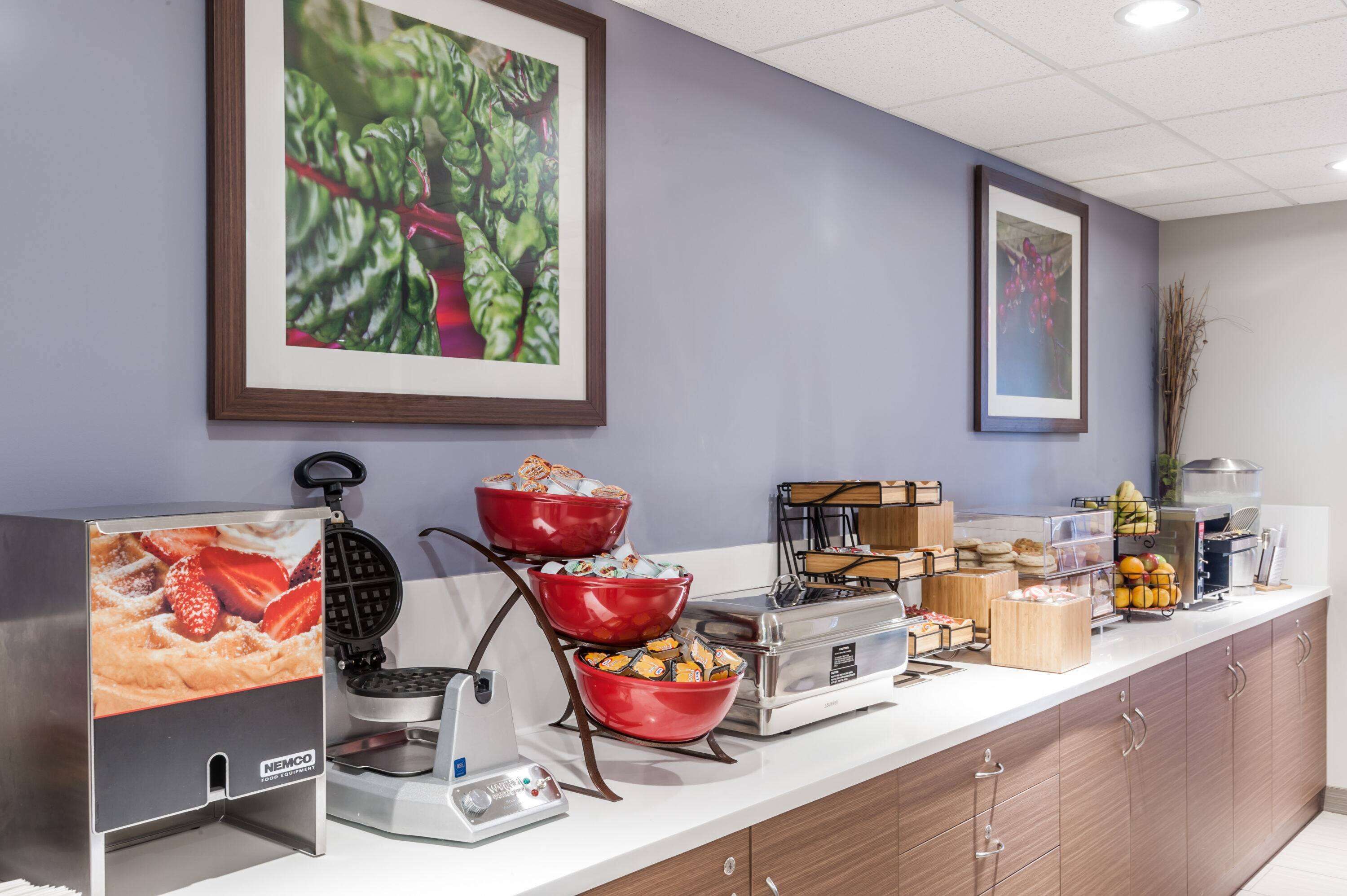 free daily full breakfast