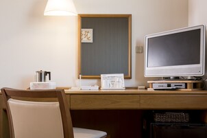 Desk, laptop workspace, iron/ironing board, free WiFi