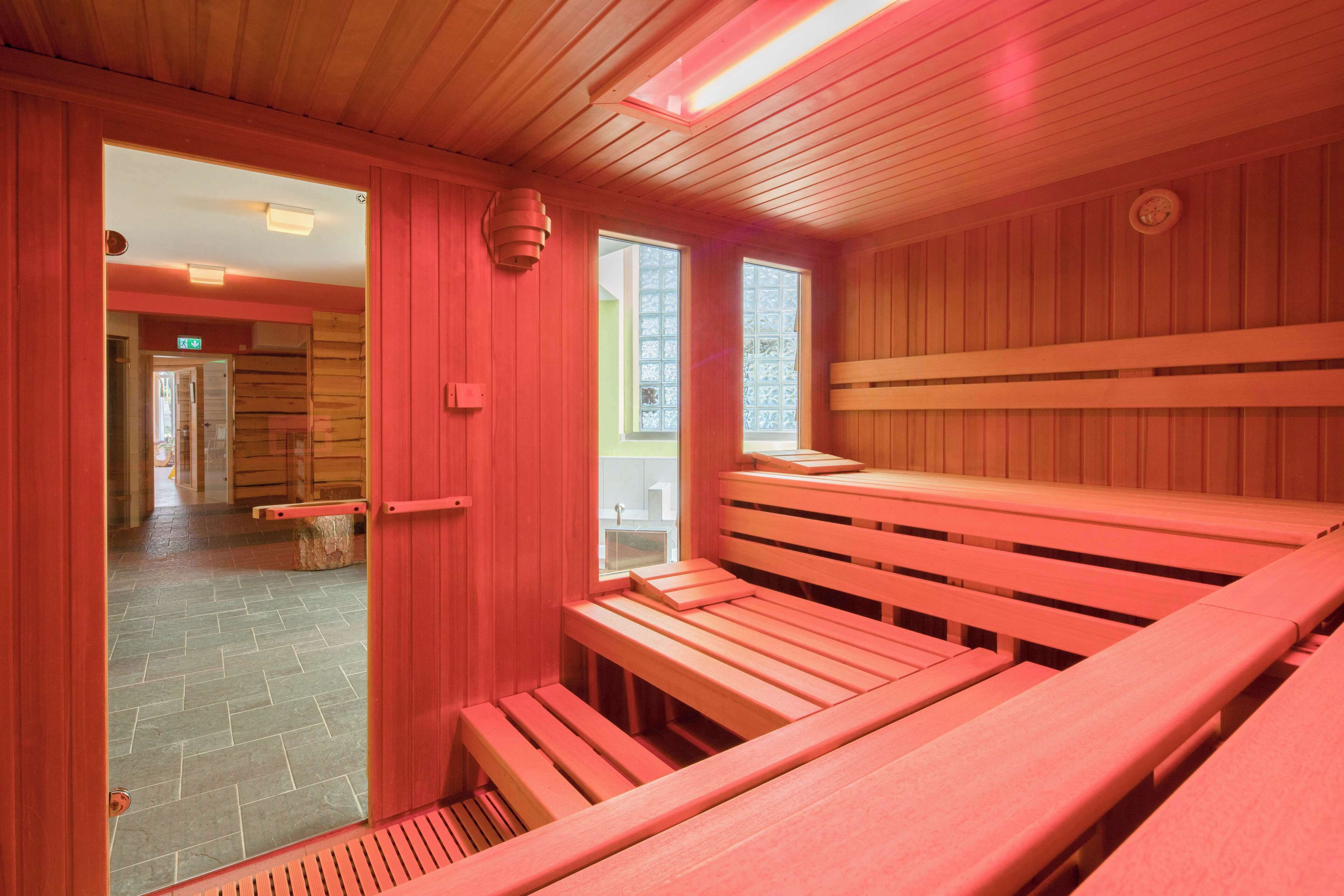 sauna, steam room, body treatments, hot stone massages, body scrubs