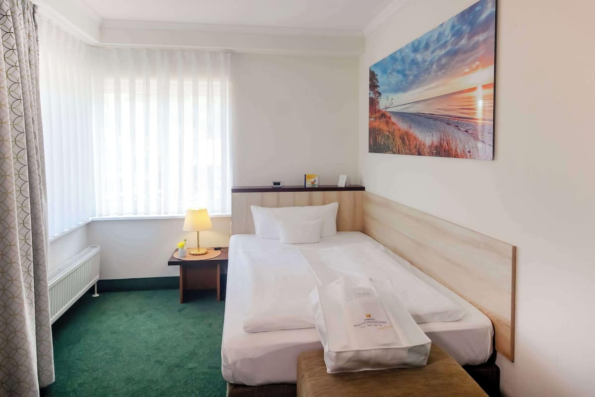 Standard Room, 1 Twin Bed | In-room safe, desk, cribs/infant beds, free WiFi