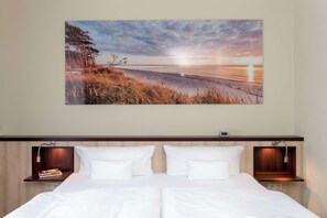 Standard Room, 1 Double Bed | In-room safe, desk, cots/infant beds, free WiFi - Best Western Plus Ostseehotel Waldschloesschen (Ostseebad Prerow)