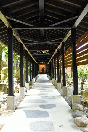 숙박 시설 구내