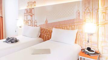 Chambre avec lits jumeaux | Bureau, rideaux occultants, chambres insonorisées, lits bébé (gratuits)