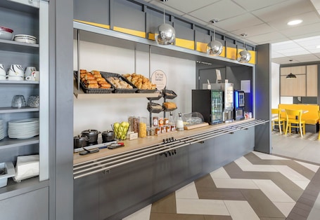 Daily buffet breakfast for a fee