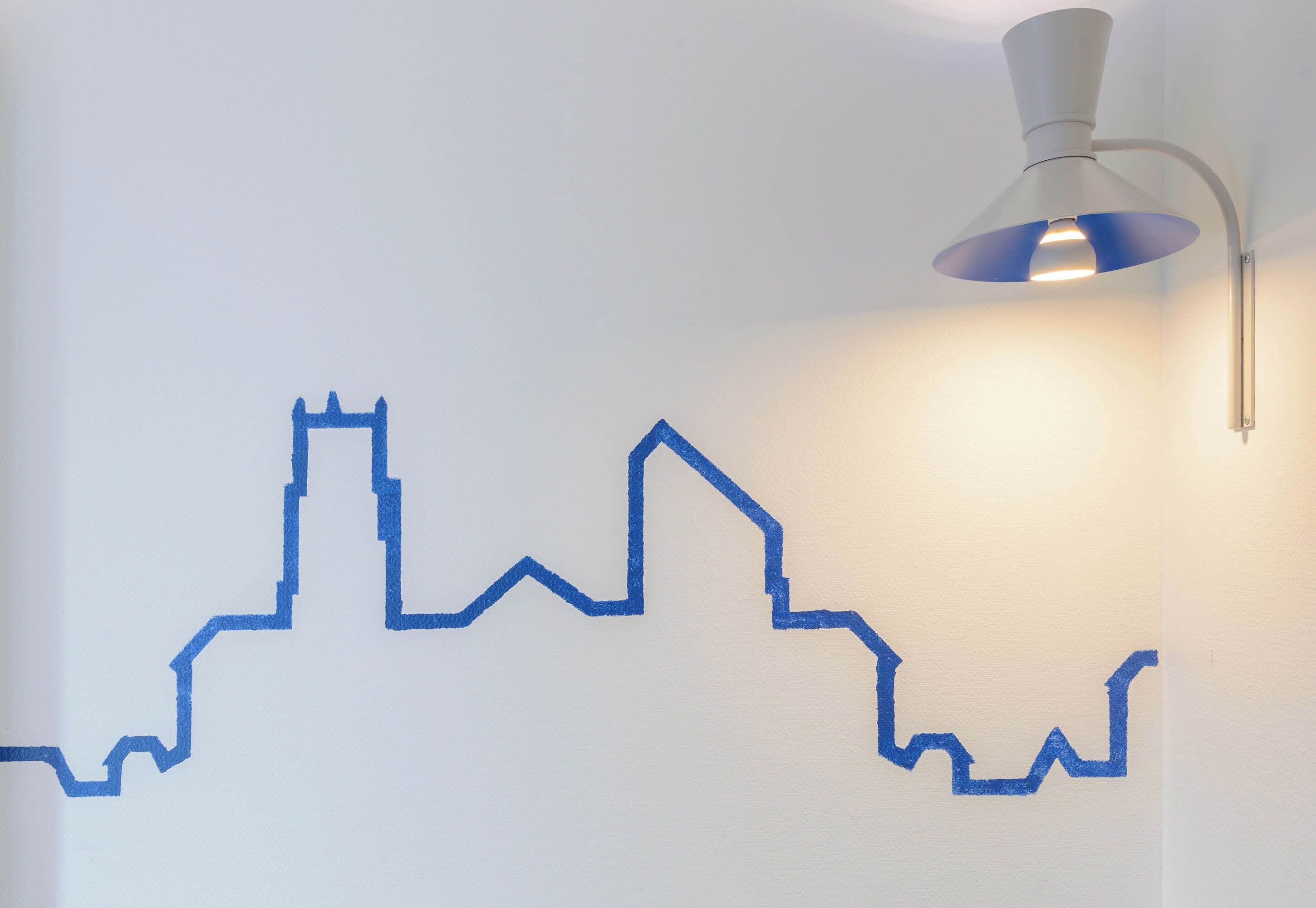 desk, blackout curtains, soundproofing, free cots/infant beds