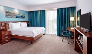 Room, 1 Queen Bed, Accessible | Hypo-allergenic bedding, in-room safe, desk, soundproofing - Hampton by Hilton Bournemouth (Bournemouth)