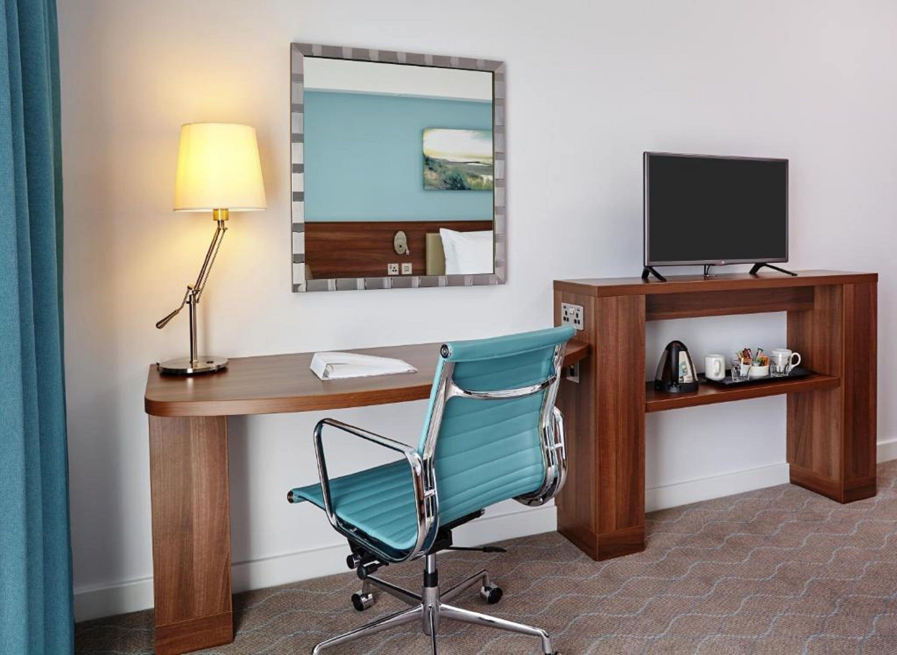 32-inch lcd tv with satellite channels, tv