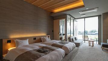 Desk, blackout curtains, free WiFi, bed sheets