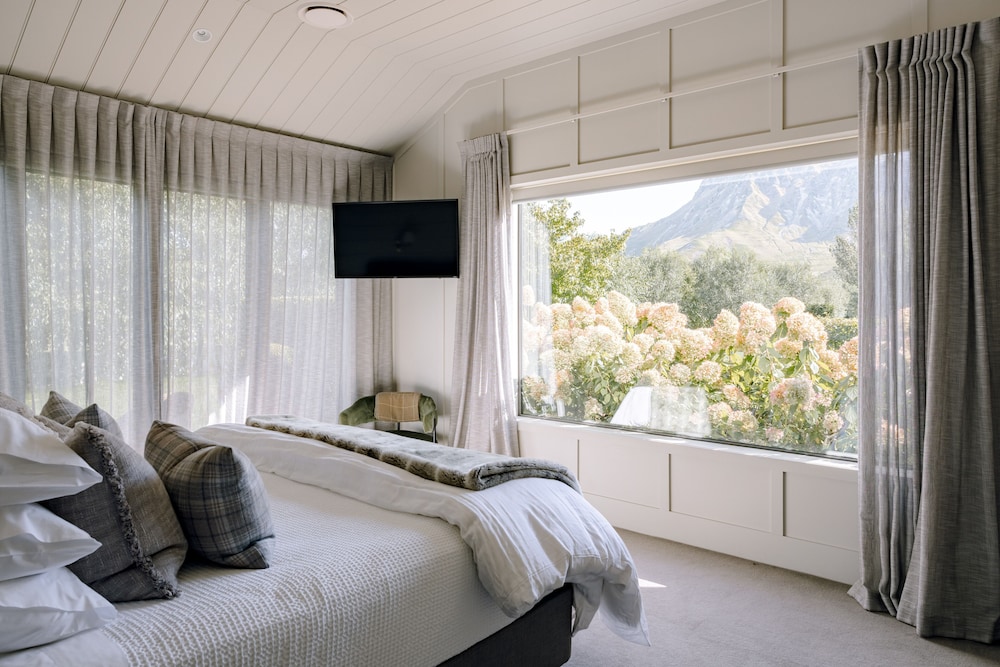 Craggy Range Luxury Vineyard Retreat 4