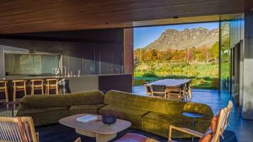 Luxury House | Living area