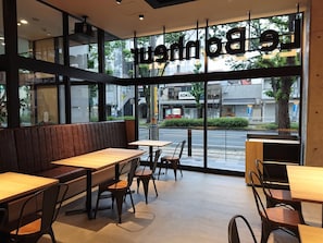 レストラン