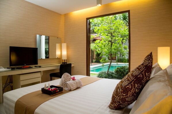 Minibar, in-room safe, desk, iron/ironing board - Chic Quarter Residence (Jakarta)