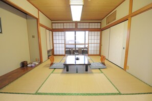 書桌、免費無線上網