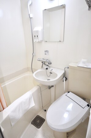 Ensemble douche/baignoire, articles de toilette gratuits, sèche-cheveux