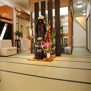 Lobby - Ryokan Satsumanosato (Satsumasendai)