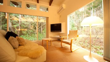Private Cabin -Twin with Outbath, Non Smoking  | Premium bedding, free minibar, desk, free WiFi